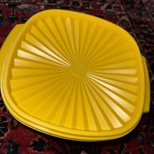 Vtg Yellow Tupperware  Servalier 8" Square Bowl 1970's #836 #837 Lid
